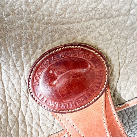 VINTAGE DOONEY & BOURKE Leather Crossbody Brown Tan Purse - Picture 2 of 8